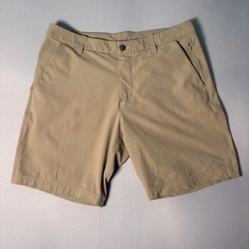 Lululemon Commission Shorts 9 Mens 32 Khaki Tan Tech Chino Golf Shorts